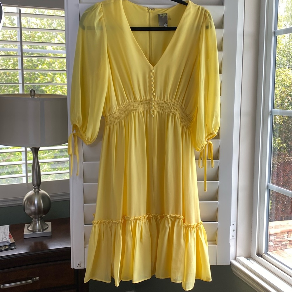 Taylor yellow dress size 6